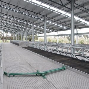 Установка навозоуборочная скреперная УНС-1 (длина контура 250 м, ширина каналов до 3,0/3,0 м, дельта-скребки, горизонтальный привод) ящик управления УНС-1.14.000 (с ручным включением)